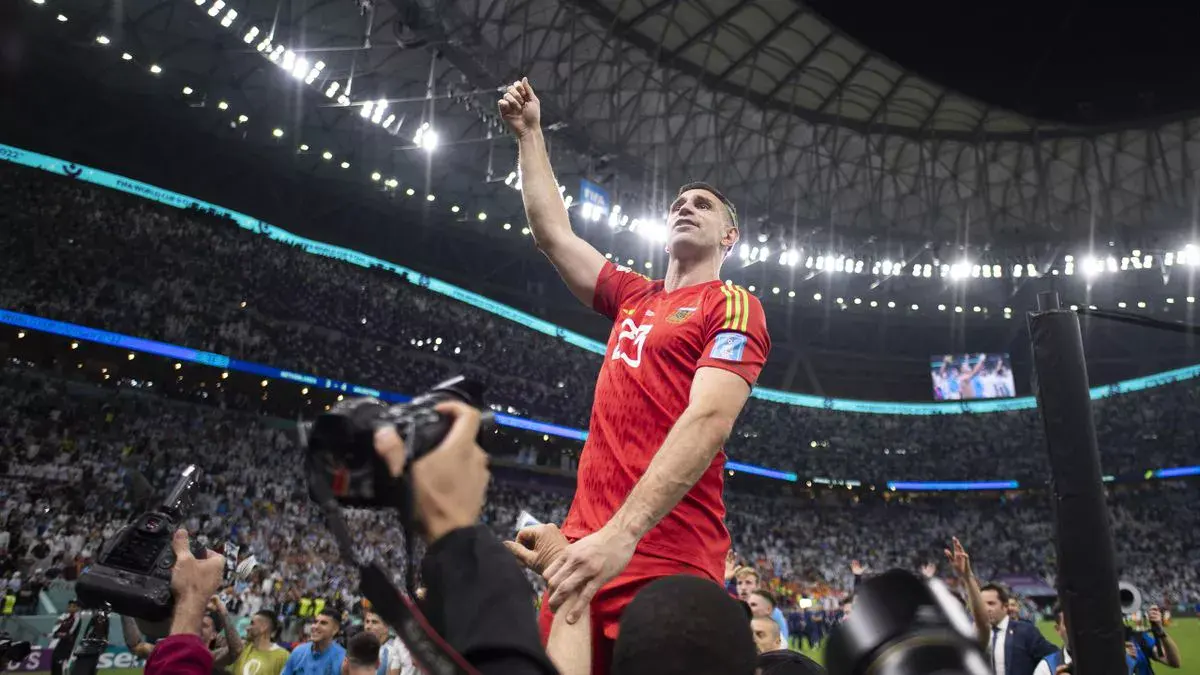 Aston Villa keeper Emiliano Martinez sends message after Argentina reach World Cup final